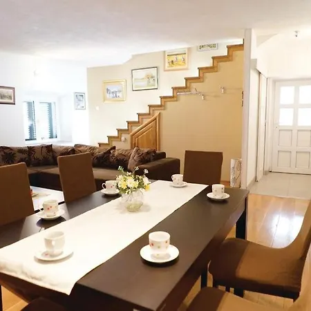 Majanko Villa *